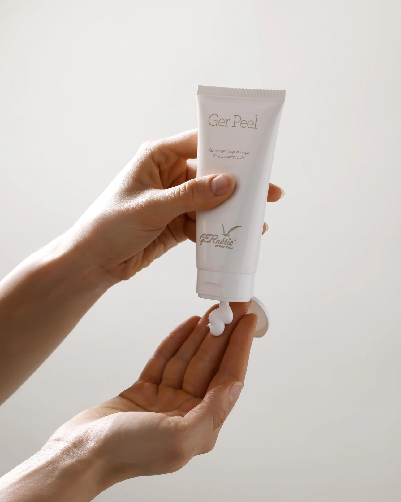 Gernetic – Ger Peel (40ml) גר פיל פילינג גרגירים עדין לפנים ולגוף גרנטיק